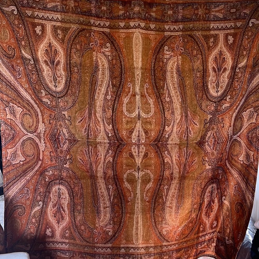 Pottery Barn Digital Print Table Runner - Picture 6 of 6